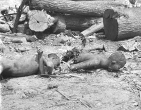 War victims, civilians. Presumably Shangai or in the immediate vicinity. Second World War in Asia.