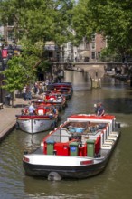 The historic centre of Utrecht, Oudegracht, around 2 km long with many old houses, the rubbish