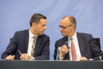 Olaf Lies (SPD, Minister President of Lower Saxony) and Federal Chancellor Merz (CDU, Federal
