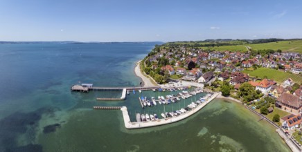 Luftbild, Panorama von der Bodenseegemeinde Hagnau, Winzerdorf und beliebter Ferienort am Bodensee,