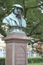 Monument to reformer and pastor Johannes Bugenhagen, sculpture, Bugenhagendenkmal, Luther city