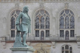 Sculpture Handel monument by Hermann Heidel 1859, George Frideric Handel, George with music stand,
