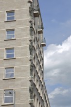 Sculptures Ratshof built in 1929, house corner, market square, Halle an der Saale, Saxony-Anhalt,