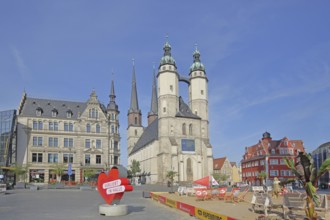 Market square with late gothic market church with twin towers, landmark, sandy beach, beach,