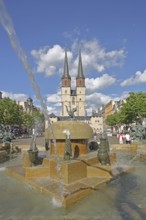 Late Gothic Market Church of Our Lady and Göbel Fountain by Bernd Göbel 1999, water jet, water