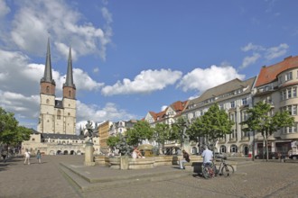 Late Gothic Market Church of Our Lady and Göbel Fountain by Bernd Göbel 1999, Renaissance,