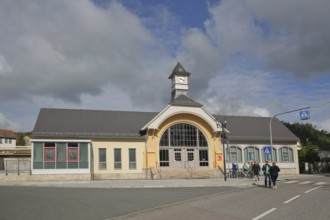 Railway station with tourist office and pedestrians, Bad Kösen, Saale, Naumburg, Saxony-Anhalt,