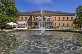 Fountain in the spa gardens with old spa house, spa town, Bad Hall, Traunviertel, Upper Austria,