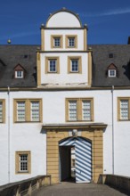 Neuhaus Castle, moated castle, prince-bishop's residence, Weser Renaissance, Paderborn, Westphalia,