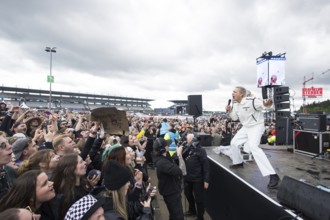 Felix Brummer (Felix Kummer), singer of Kraftklub at a secret gig of the band at the Rock am Ring