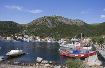 Boats in the harbour of Agia Kiriaki on the Aegean Sea, Pelion or Pelion Peninsula, Magnisia,