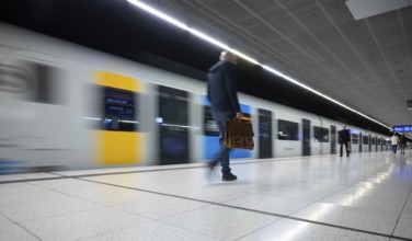 Underground suburban train, train, Generation 2025, platform, stop, Stadtmitte station, public