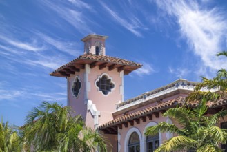 Fort Lauderdale, Las Olas Boulevard, travel attraction with shops, restaurants and entertainment