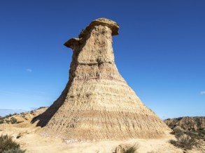 Tozal Solitario, peak along gravel road Ruta Jubierre, desert, rock formation, Desierto de los