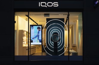 Night shot, IQOS, e-cigarettes, shop, logo, Stuttgart, Baden-Württemberg, Germany