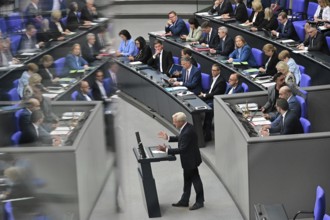 At the 9th session of the German Bundestag, CDU foreign policy expert Dr Norbert Röttgen (CDU/CSU)