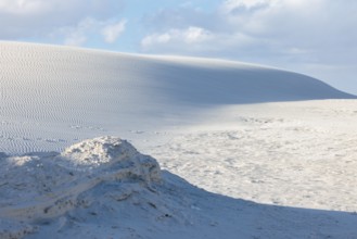 Sand dunes at White Sands National Park in Alamogordo, New Mexico, USA