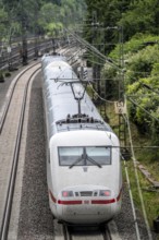 ICE 2 train on the line between Bochum and Dortmund, near Dortmund-Marten, multi-lane line for