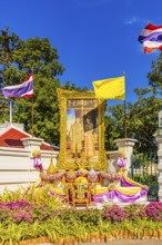 Picture in the golden frame of Thai King Maha Vajiralonkorn and his wife Suthida Vajiralongkorn na