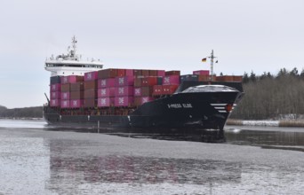 Container ship X-PRESS ELBE in the icy Kiel Canal, NOK, Kiel Canal, Kiel Canal, Schleswig-Holstein,
