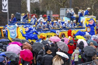 Rose Monday procession in Düsseldorf, theme floats and foot groups of the carnival societies and