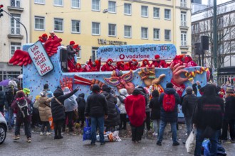 Rose Monday procession in Düsseldorf, theme car from companies, here wholesale company Vodafone, at