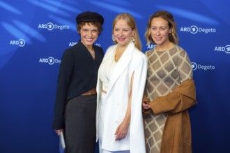 Kristin Suckow, Jasmin Schwiers, Sina Tkotsch, BLUE HOUR, Photo Call, Hotel Telegraph Office,