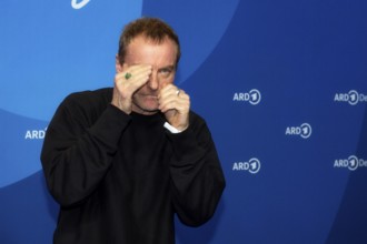 Mark Waschke, BLUE HOUR, Photo Call, Hotel Telegraph Office, Berlin, 13.02.2026