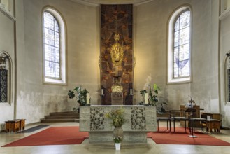Altar of the Catholic Church Our Lady in Fürth, Middle Franconia, Bavaria, Germany