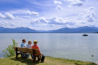 Seniors, family, couple on a rest area, Fraueninsel, Chiemsee, Chiemgau, Upper Bavaria, Bavaria,
