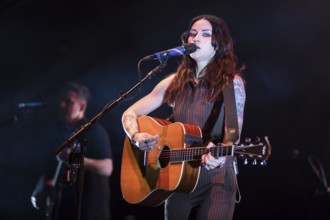 Amy Macdonald live on Is This What You've Been Waiting for? Tour in Berlin's Tempodrom on 11.02