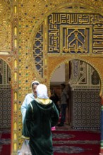 Alley in the old town, Souk, Fez El Bali, Medina, UNESCO World Heritage Site, Fez, Morocco