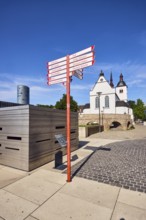 Guide to Mülheim, Rheinpark, Tanzbrunnen, Rheinhallen, Cathedral and Central Station and Poll,