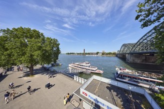 Rhine river, pedestrian and railway bridge Hohenzollern bridge, arched bridge, general
