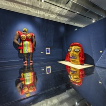 Monumental female figure Dolores, colorful sculpture, Nana, woman, and large-format sculpture of a