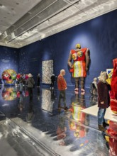 Monumental female figure Dolores, colorful sculpture, nana, woman, artist Niki de Saint Phalle,