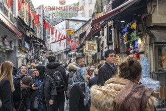 Istanbul, Turkey. December 2nd 2025. Busy crowded narrow streets with people shopping in the Fatih