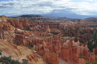 Wide panoramic view of the impressive rock formations of Bryce Canyon, Bryce Canyon National Park,