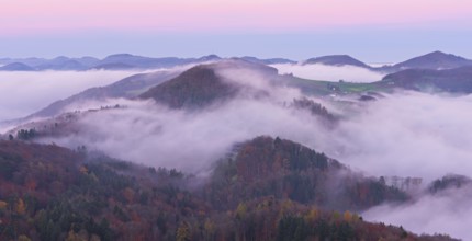 View from the Gisliflue of the Jura foothills covered in fog from the left, Wasserfluh,