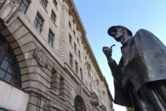 London, England, UK. 9th July 2022. Statue of Sherlock Holmes by the sculptor John Doubleday, close