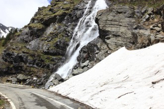 Transfogarasan Highway, Transfagarasan, connects the Arges Valley in Great Wallachia with the Olt
