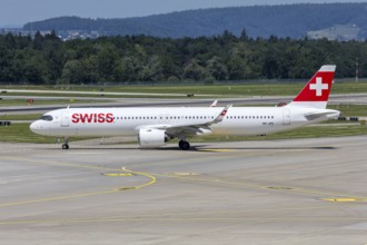 A Swiss Airbus A321neo aircraft with the HB-JPE license plate at Zurich Airport, Switzerland