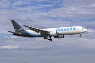 A Boeing 767-300ER (BDSF) aircraft of Amazon Prime Air with the registration number N1181A at Miami