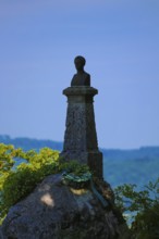 Wilhelm Hauff monument, rocks above the Echaz Valley, monument from 1839, obelisk with bronze bust,