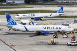 Boeing 737 and Airbus A321neo United Airlines aircraft at Fort Lauderdale Airport, USA