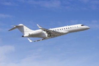 A Bombardier Global 5000 private jet aircraft with license plate N954L at Fort Lauderdale Airport,