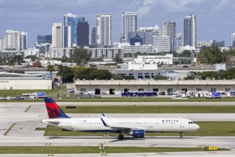 An Airbus A321 Delta Air Lines aircraft with license plate N329DN at Fort Lauderdale airport, USA