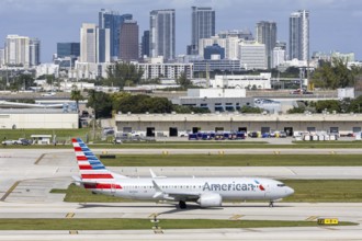 An American Airlines Boeing 737 MAX 8 aircraft with the license plate N378SC at Fort Lauderdale