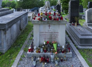 Grave of Polish author Gabriela Zapolska, 1857-1921, Lützenhofer Cemetery Lychakivsky Cemetery,