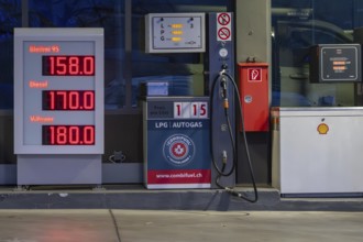 Shell gas station prices and LPG, Spiez, Switzerland